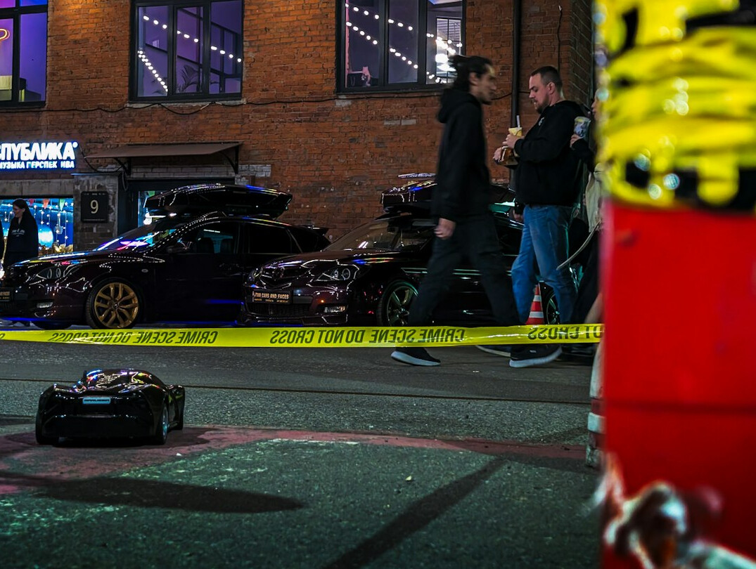detective at crime scene